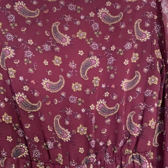 FOREVER 21 Floral Maxi Dress Tier Bottom Size Small Colour Burgundy - Picture 3 of 11